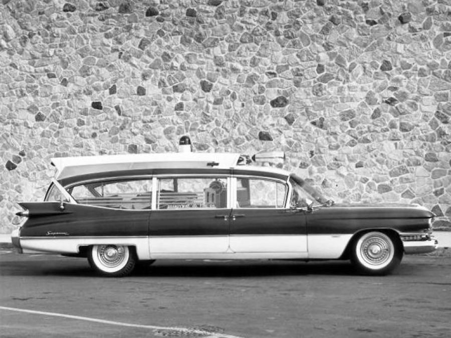  Cadillac Superior Rescuer Ambulance 1959 года  (фото 2 из 2)
